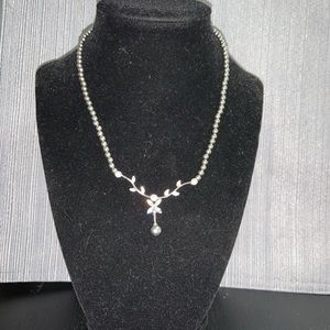 Antique Flower pearl necklace